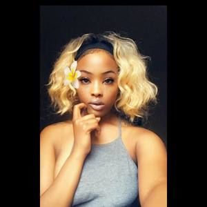 Meet your Posher, Alexis